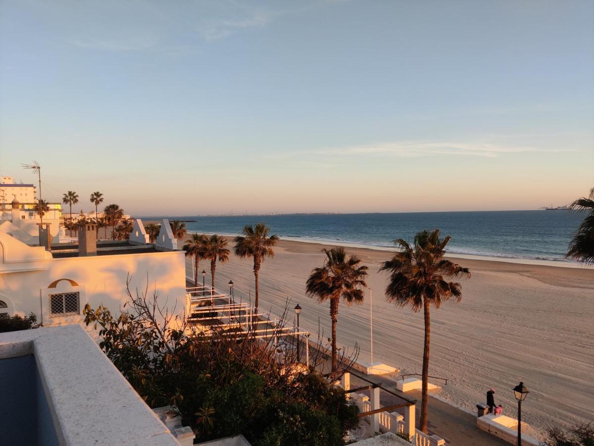 Ático Al Sol en primera línea de playa Apartamento Rota Exterior foto