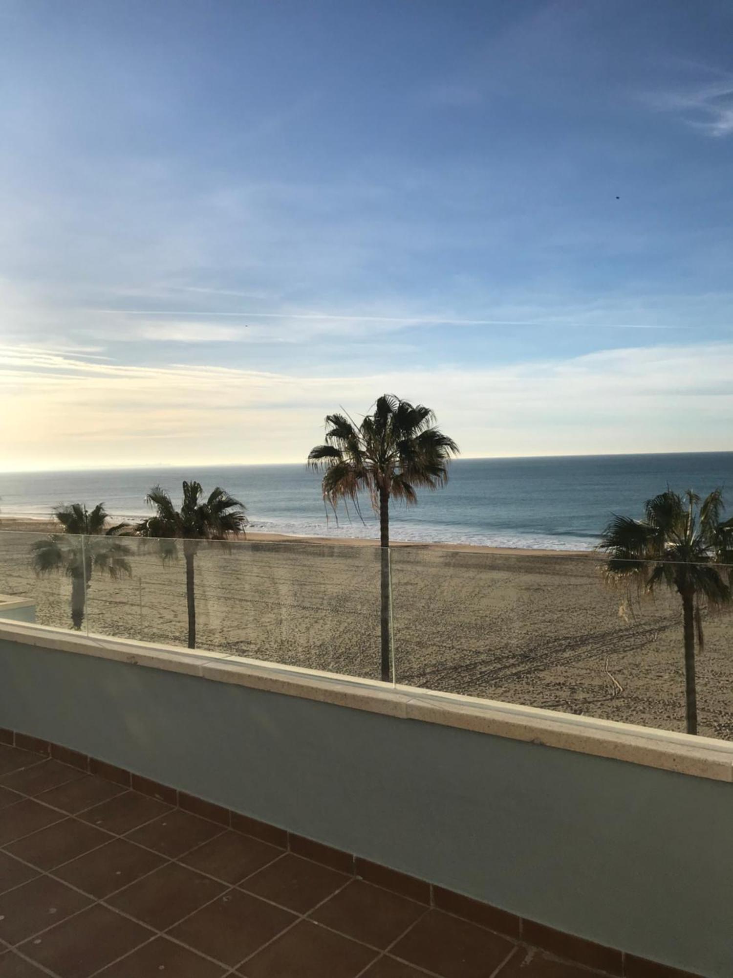 Ático Al Sol en primera línea de playa Apartamento Rota Exterior foto